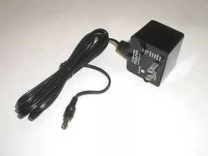ADAPTADOR DE CA FUENTE DE ALIMENTACIÓN DE PARED MPJ 31208PD 5VDC 300mA 2.5mm ID 5.5mm OD - Imagen 1 de 2