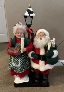 Personaggi animati vintage Trim A Home Babbo Natale e signora Claus Motionettes con lampada - Foto 1 di 1