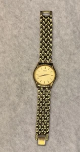 Orologio Seiko v701-7a29 Vintage Dicembre 1995 Batteria Nuova Funzionante SUPER PULITO Oro - Foto 1 di 9