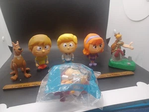 2021 MCDONALDS SCOOBY-DOO BOBBLE HEADS VELMA-FRED-DAPHNE-SHAGGY + Scooby TOYS - Picture 1 of 7
