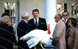 PRÄSIDENT RONALD REAGAN mit türkischen Bauern 1985 Original Globus 35mm Foto Dia - Bild 1 von 1