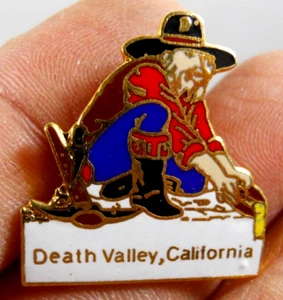 vintage Death Valley California panning gold prospector souvenir travel pin - Picture 1 of 2