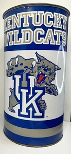 Pattumiera vintage University of Kentucky Wildcats ufficiale in metallo alta 19" - Foto 1 di 12
