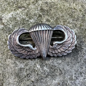ORIGINAL WWII WW2 US Airborne Paratrooper Pin Back Jump Wing - Broken Clasp - Picture 1 of 2