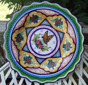 Plato de arte de pared colgante mariposa floral mexicana Telavera borde festoneado de 11,5" - Imagen 1 de 8