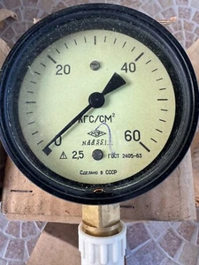 Pressure gauge MTK-100 /0-60 kg/cm2 / 6 MPa D100 M20*1.5 ct 1.5 RH - Bild 1 von 9