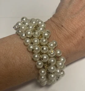 Pulsera elástica Cha Cha Cha vintage imitación beige perlas tono dorado talla pequeña mediana-lg - Imagen 1 de 7