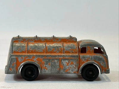 Vintage Hubley Gas Oil Tanker Truck 406 Orange 5" Long Die-Cast - Image 1 of 4