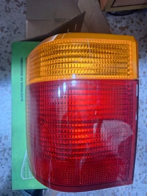 Conjunto de lámpara Land Rover - parte trasera izquierda para Range 1994 - 2001 AMR4099 VALEO Foto 1 de 4