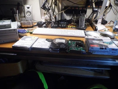 3 x Retro Fesplatte/3 x Laufwerk/2 x PC Karte /+ Disketten / Gebraucht & Ung - Bild 1 von 4