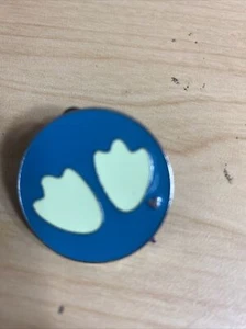 DISNEY PIN “HIDDEN MICKEY” FOOTPRINTS “DONALD” - Bild 1 von 1