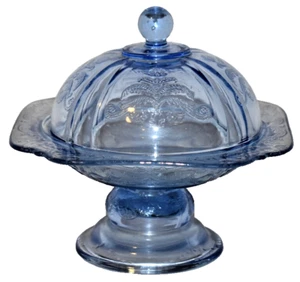 Plato de queso Indiana Glass Recollection azul Madrid pedestal cubierto caramelo mantequilla - Imagen 1 de 4