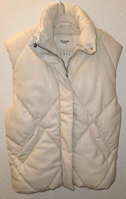 Ambercombie & Fitch Women Cream Puffer XS Vest - Image 1 of 4