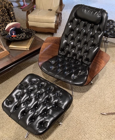 Mid Century Modern Mr. And Mrs. Chair by George Mulhauser for Plycraft Cover