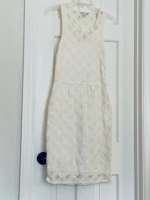 Платье-футляр без рукавов кружевное цвета слоновой кости Banana Republic размер 0 - Изображение 1 из 4