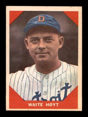 1960 Fleer #69 Waite Hoyt  EXMT/EXMT+ X3259960 - Image 1 of 3