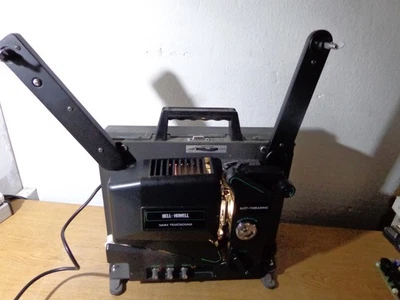 Proyector de película Bell and Howell 3580 Filmosound 16 mm Foto 1 de 4