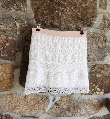 Minifalda de encaje a ganchillo marfil American Eagle Outfitters para mujer talla 0 Foto 1 de 4