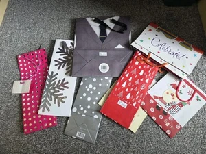 7 Geschenktüten in verschiedenen Formen u.a. starke Weinflaschen-Geschenktüten - Bild 1 von 4