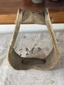 Western Saddle Stirrup 7.25 x 6 x 2.25 in Bent Wood Cowboy Antique - Picture 1 of 24