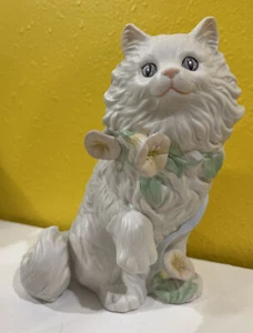 Blue Eyed Ceramic White Cat Flower Vine Blue Bow Enesco Vintage 1988 Figurine - Picture 1 of 8