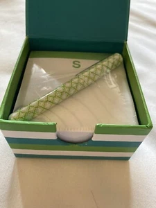 JUEGO DE NOTAS EN CAJA LADY JAYNE CON BOLÍGRAFO LÁMINA DE ORO 275 HOJAS Inicial S - Imagen 1 de 2