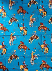 Tela de algodón Alexander Henry "Hombres salvajes, caballos salvajes" en turquesa -3 yardas - NUEVO - Imagen 1 de 12