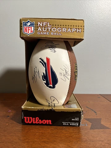 Buffalo Bills NFL Autograph Mini Game Football Marshawn Lynch Wilson Cover
