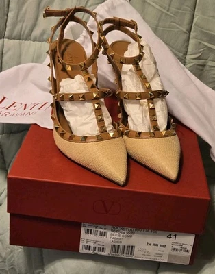 Valentino Garavani: Rockstud Rafia 100, Peine Beige Tela Tirantes Tacones Nuevos 41 Foto 1 de 4