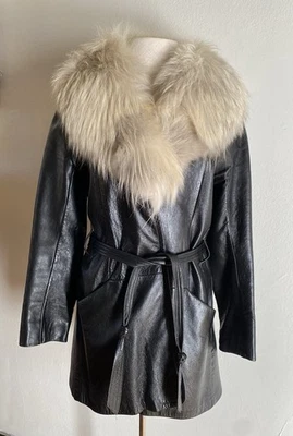1970s Vintage Black Leather Belted Trench with Fox Fur Collar S/6 Mob Wife Spy - Image 1 of 4