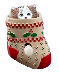 Hallmark PIN Christmas Vintage WIND UP CAT Stocking POP UP Action 1990 Brooch - Picture 1 of 2
