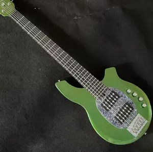 Bajo Music Bongo 6 cuerdas verde metálico pastillas H-H diapasón de palisandro - Imagen 1 de 7