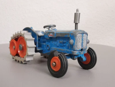 Corgi Toys Fordson Power Major Tractor Nr.54 ohne OVP Vintage Reparaturbedürftig - Bild 1 von 4