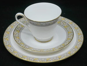 VINTAGE ROYAL DOULTON ENGLISH BONE CHINA PLATE, CUP & SAUCER, MAPLEWOOD PATTERN - Picture 1 of 5