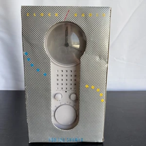 Mervyn's Vintage 90s Water Resistant Wall Hanging Clock Radio 4 The Shower 2088 - Bild 1 von 9
