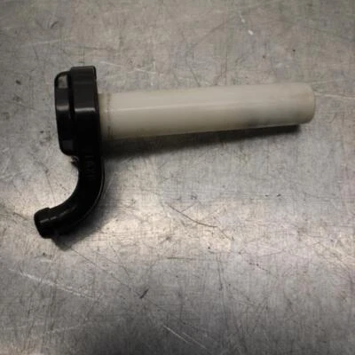 98-99 YAMAHA YZF R1 THROTTLE CABLE LINE HOUSING GUIDE 3XW-26281-01-00 BB74 - Image 1 of 4