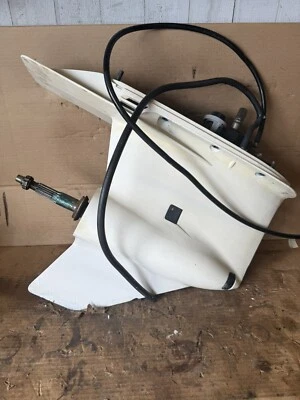 EVINRUDE G2 2019 unidad inferior rotación estándar 200 225 250 300 caja de cambios Foto 1 de 4