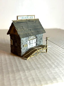 UNBEKANNTES Eishaus aus weißem Metall H.O. 1:87 - Bild 1 von 2