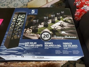 NIB & SEALED - Tommy Bahama LED Solar Bollard 20 LUMEN Lights pack of (5) - Picture 1 of 11