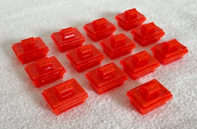 Monopoly Millennium Edition 2000 piezas: 13 hoteles apilables translúcidos rojos usados en excelente estado Foto 1 de 2