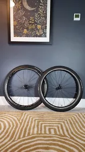 Zipp 303 NSW & Firecrest Carbon Felgenbremse Laufräder 700c Laufradsatz Drahtreifen Tubeless - Bild 1 von 13