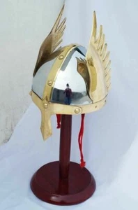 Mittelalter Ritter Wikingerhelm geflügelter normannischer König Helm & gratis Helmständer SCA - Bild 1 von 3