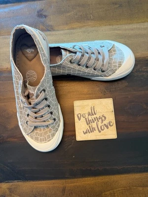 Zapatilla deportiva para mujer Rocket Dog Jazzin gris y blanca a cuadros, talla 7 Foto 1 de 4