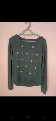 Jersey gris Hollister para mujer talla Xs con lentejuelas y joyas Foto 1 de 3
