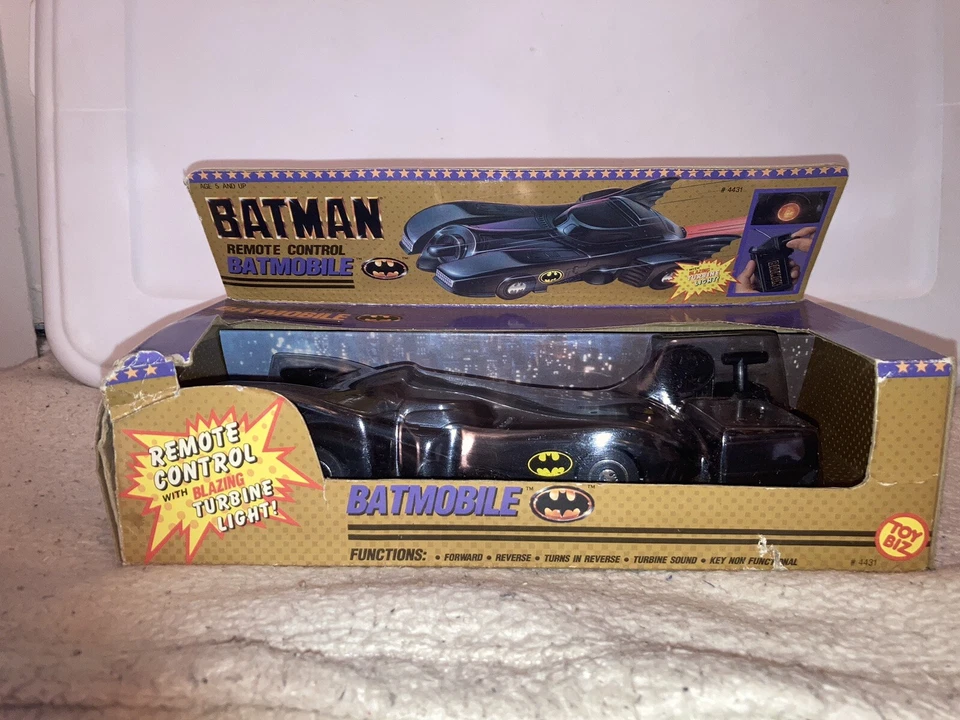 Raro BATMAN Control Remoto BATMOBILE #4431 con Luz de Turbina 1989 Toy Biz Nuevo en Caja Foto 1 de 4