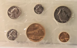 1981-D Denver U.S. Mint Souvenir Set w/ Mint Medal - Picture 1 of 2
