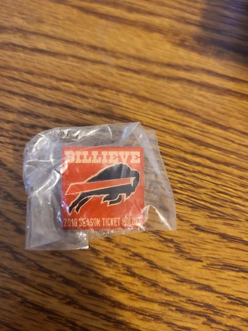 Buffalo Bills 2010 Season Ticket Holder Pin Brand New Cover