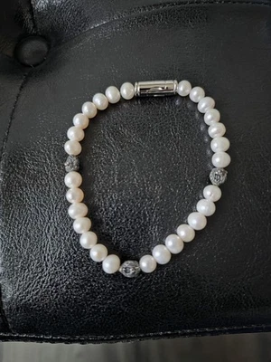 Brazalete Marc Anthony para hombre Bulova perlas y cuentas de león en placa de plata de ley Foto 1 de 4