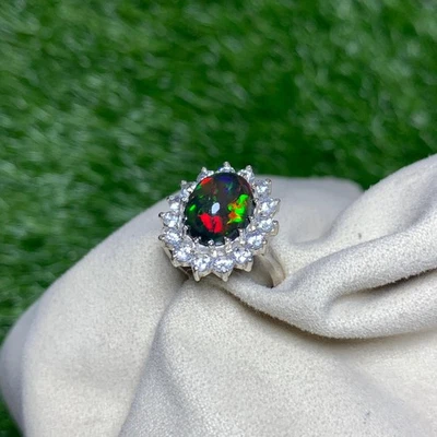 Excelente anillo de boda de oro de 14k natural etíope de ópalo negro y diamantes cultivados en laboratorio Foto 1 de 4