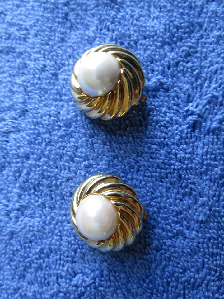 St John Clip-On Gold Tone Pearl Earrings 117-19I - Image 1 of 4